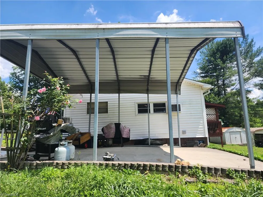 5249 Forbush Road East Bend, NC 27018