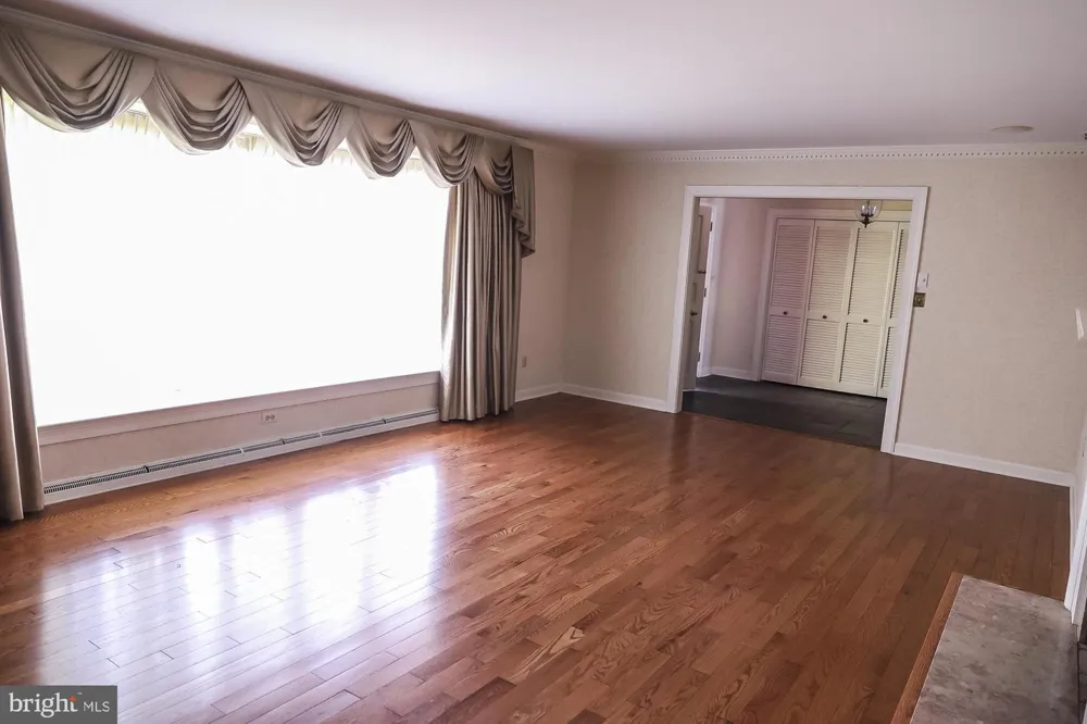 27135 E LILLIAN STREET Hebron, MD 21830