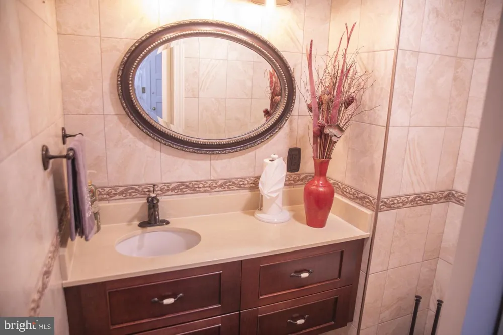 27135 E LILLIAN STREET Hebron, MD 21830