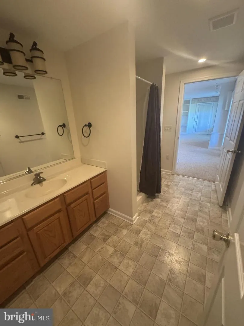 27135 E LILLIAN STREET Hebron, MD 21830
