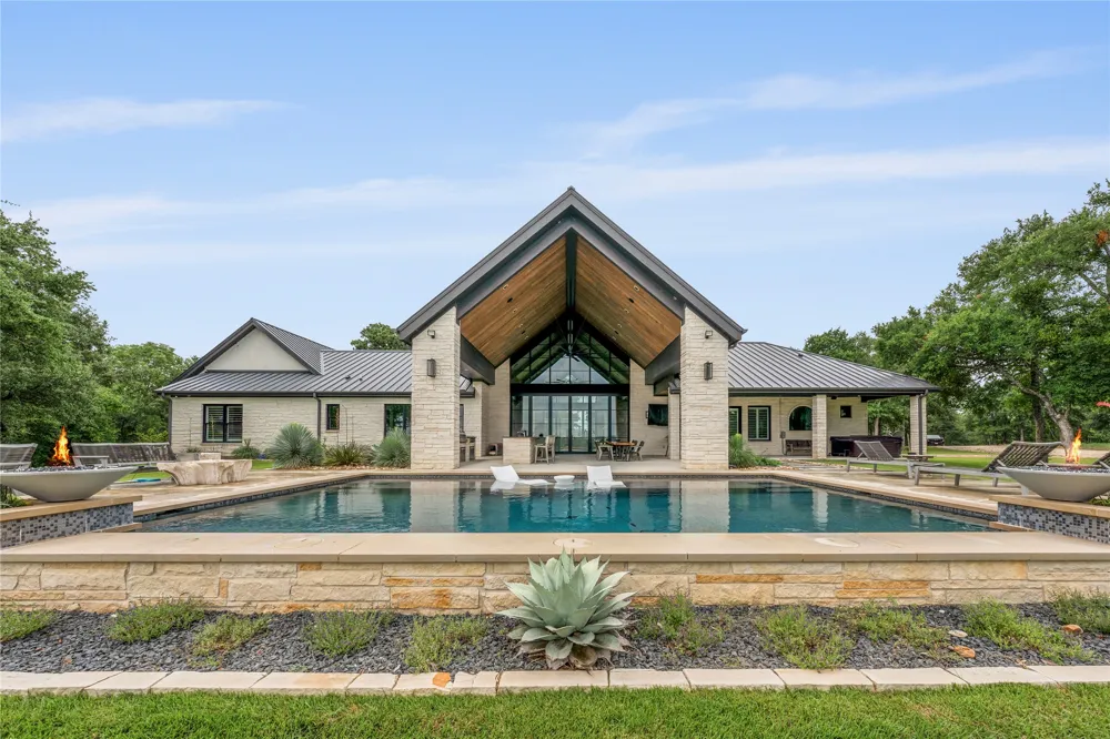 19102 Post Oak Road Bartlett, TX 76511
