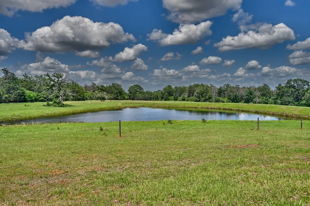 1368 County Road 207 Giddings, TX 78942