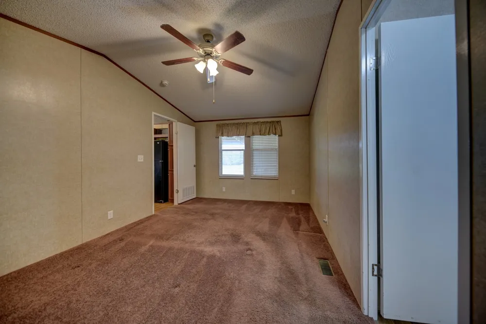 1368 County Road 207 Giddings, TX 78942