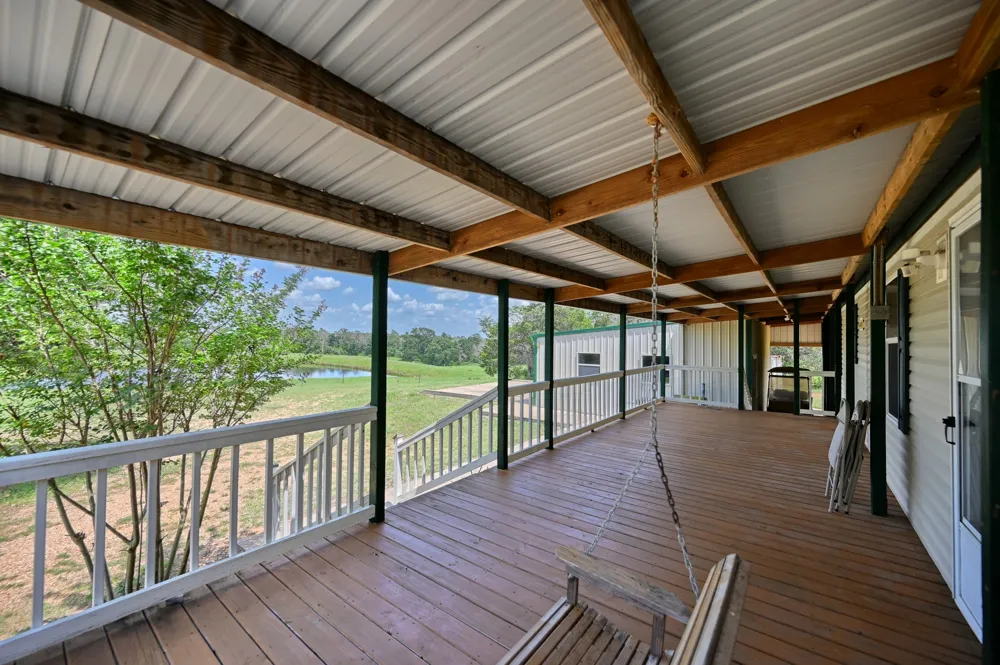 1368 County Road 207 Giddings, TX 78942