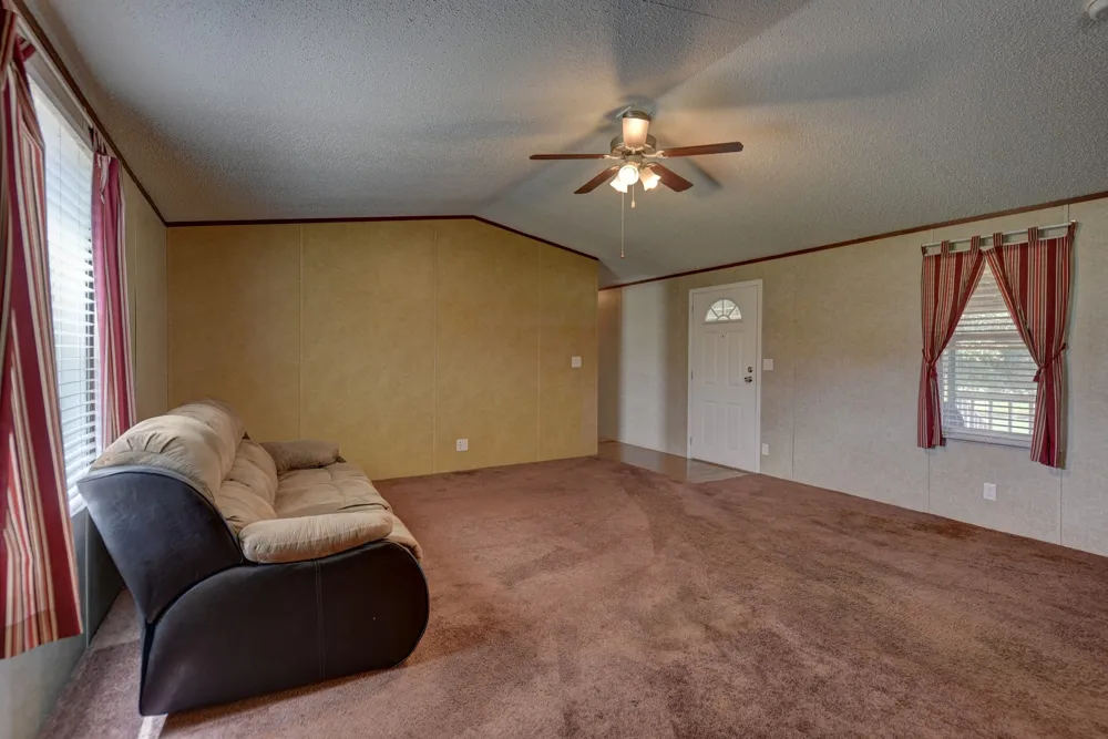 1368 County Road 207 Giddings, TX 78942