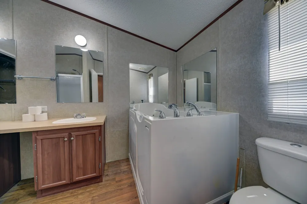 1368 County Road 207 Giddings, TX 78942