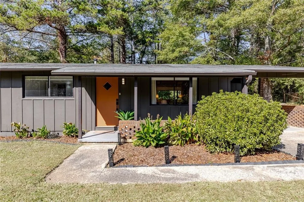 111 Robinhood Drive Woodstock, GA 30188