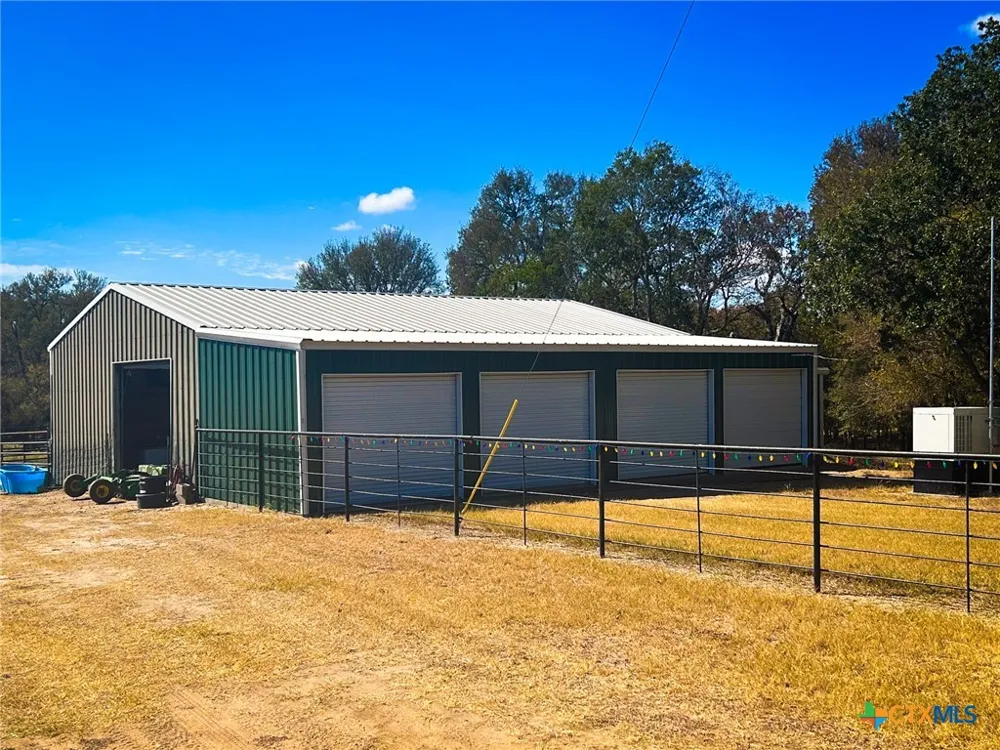 295 Goetz Rd Cameron, TX 76520