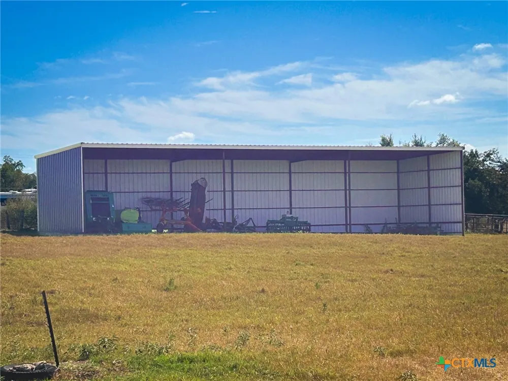 295 Goetz Rd Cameron, TX 76520