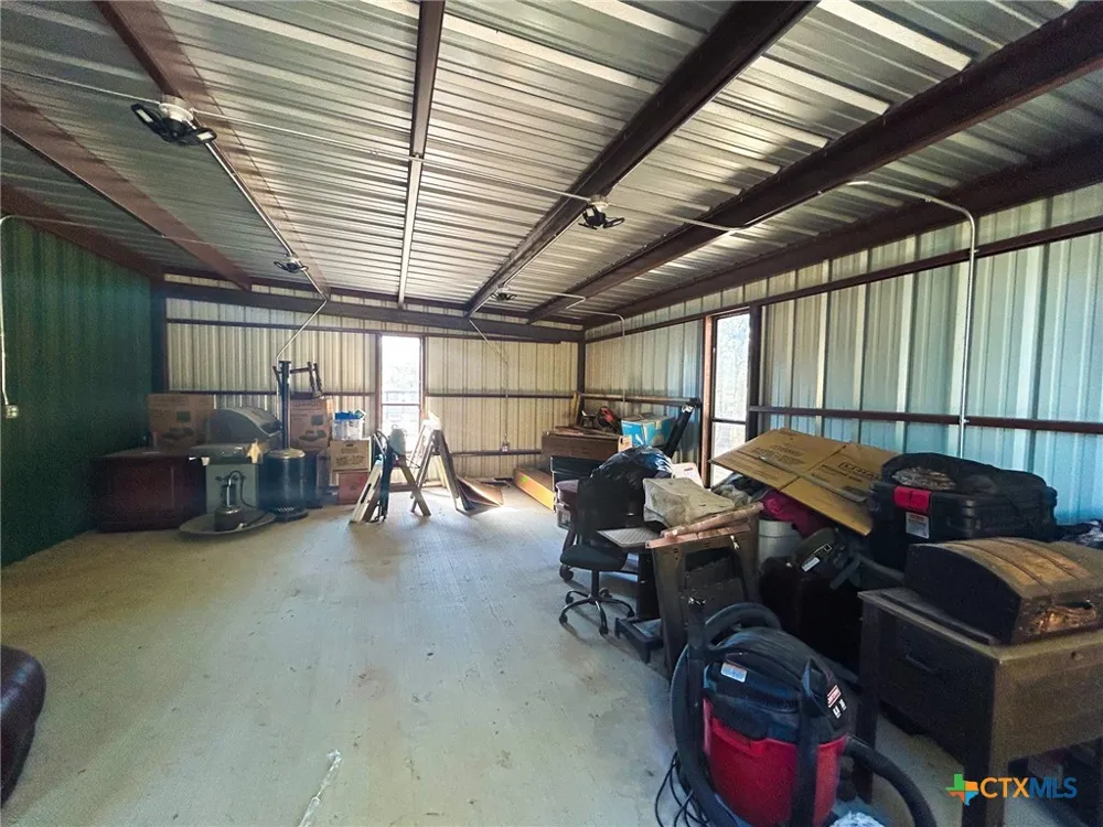 295 Goetz Rd Cameron, TX 76520