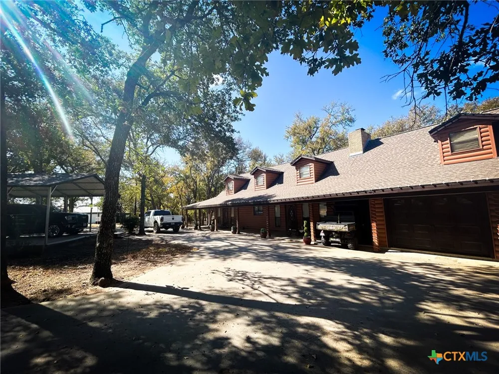 295 Goetz Rd Cameron, TX 76520
