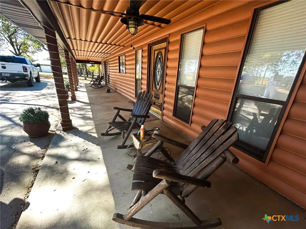295 Goetz Rd Cameron, TX 76520