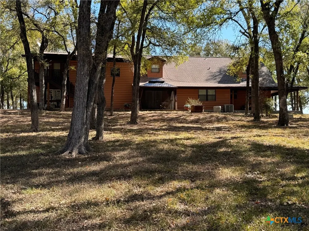 295 Goetz Rd Cameron, TX 76520