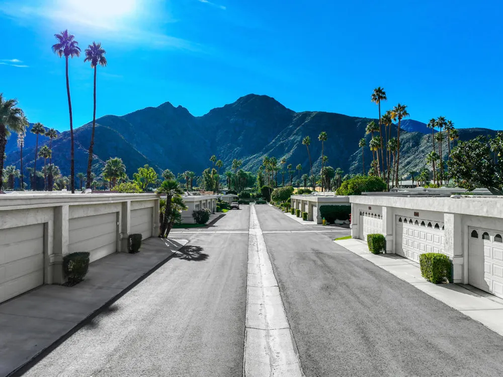45705 Hopi Road Indian Wells, CA 92210