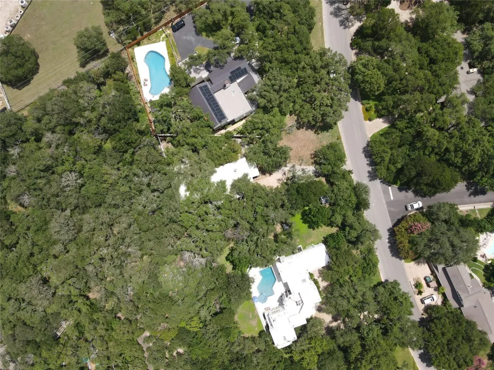 850 Forest View Drive West Lake Hills, TX 78746