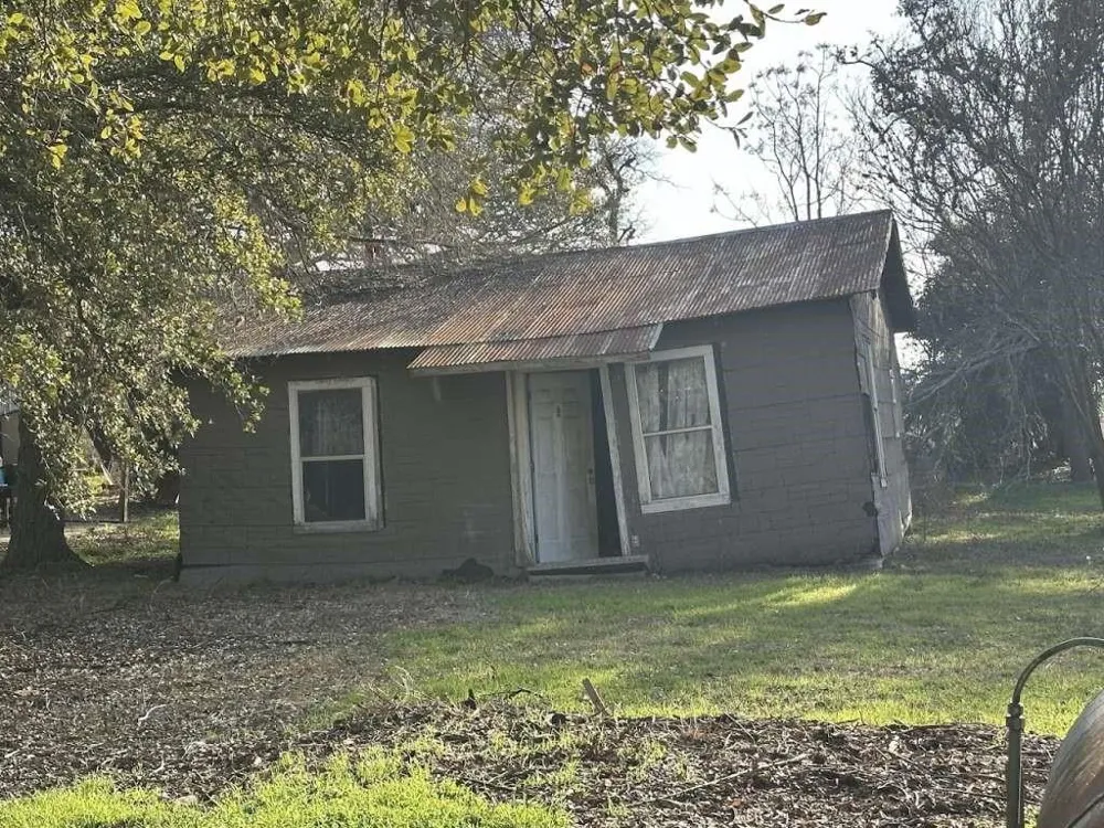 9830 Fm 621 Martindale, TX 78655