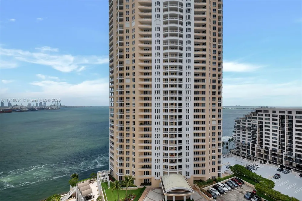 848 Brickell Key Dr #1803 Miami, FL 33131