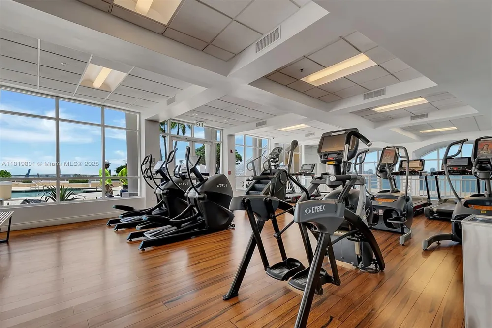 848 Brickell Key Dr #1803 Miami, FL 33131