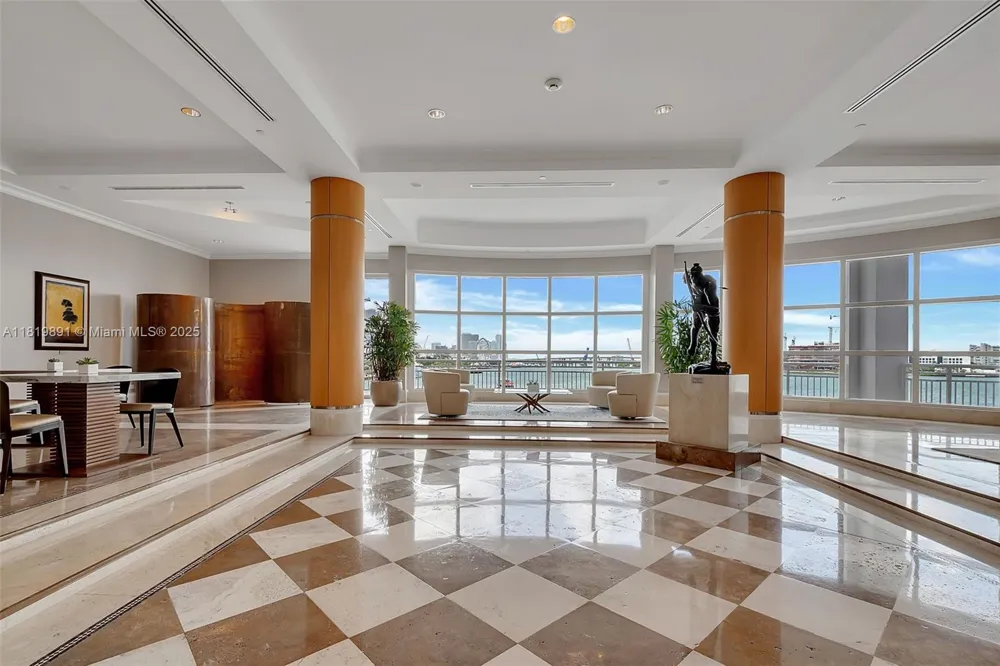 848 Brickell Key Dr #1803 Miami, FL 33131