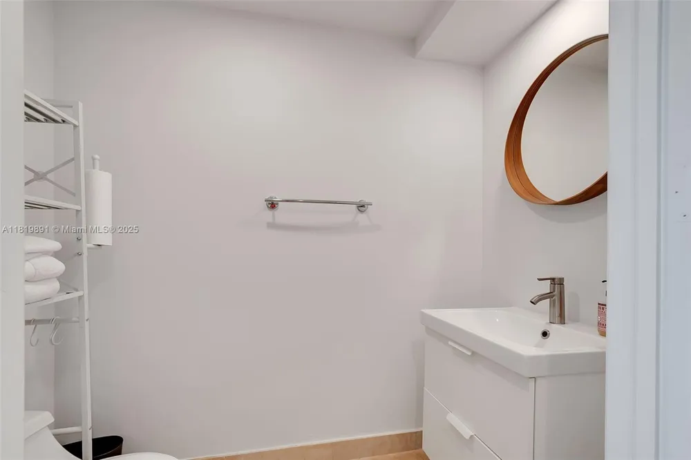 848 Brickell Key Dr #1803 Miami, FL 33131