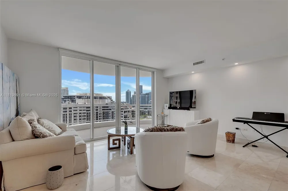 848 Brickell Key Dr #1803 Miami, FL 33131