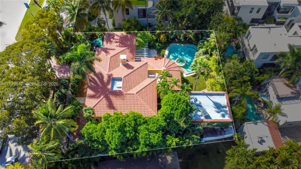 2050 Alton Rd Miami Beach, FL 33140