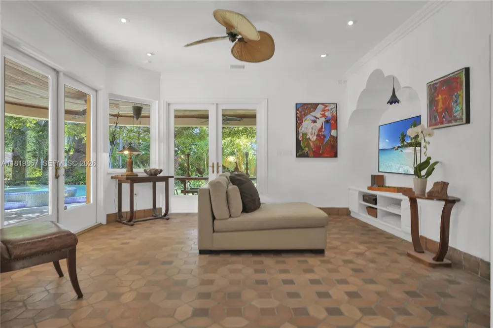 2050 Alton Rd Miami Beach, FL 33140