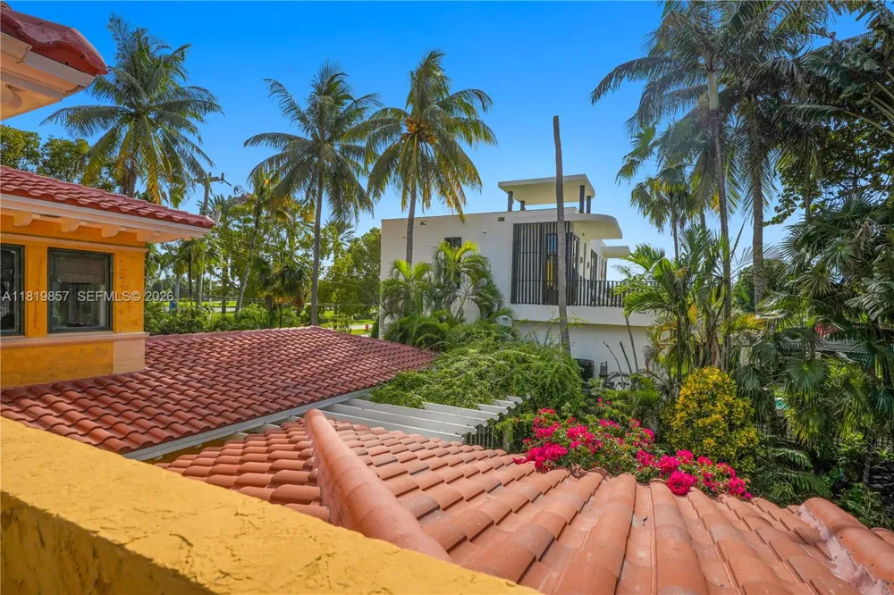 2050 Alton Rd Miami Beach, FL 33140