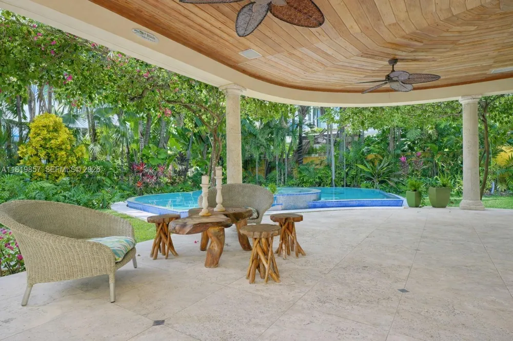 2050 Alton Rd Miami Beach, FL 33140