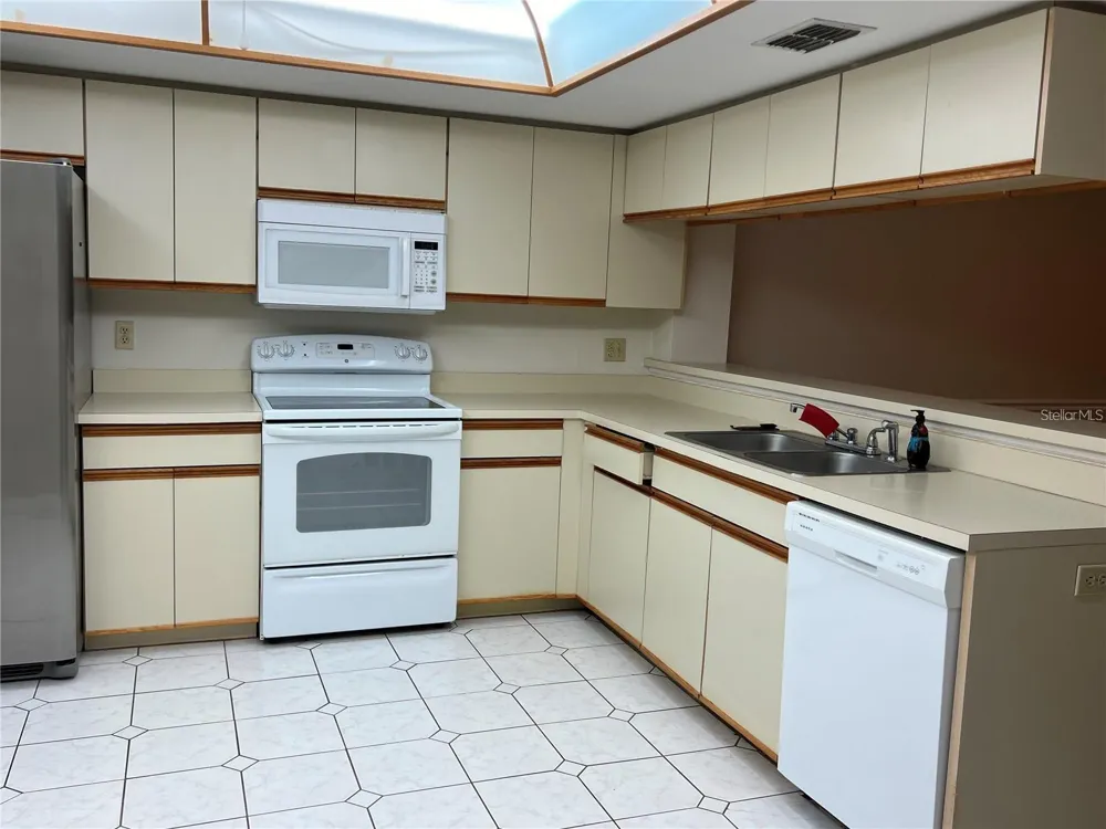 751 PINELLAS BAYWAY S #305 Tierra Verde, FL 33715