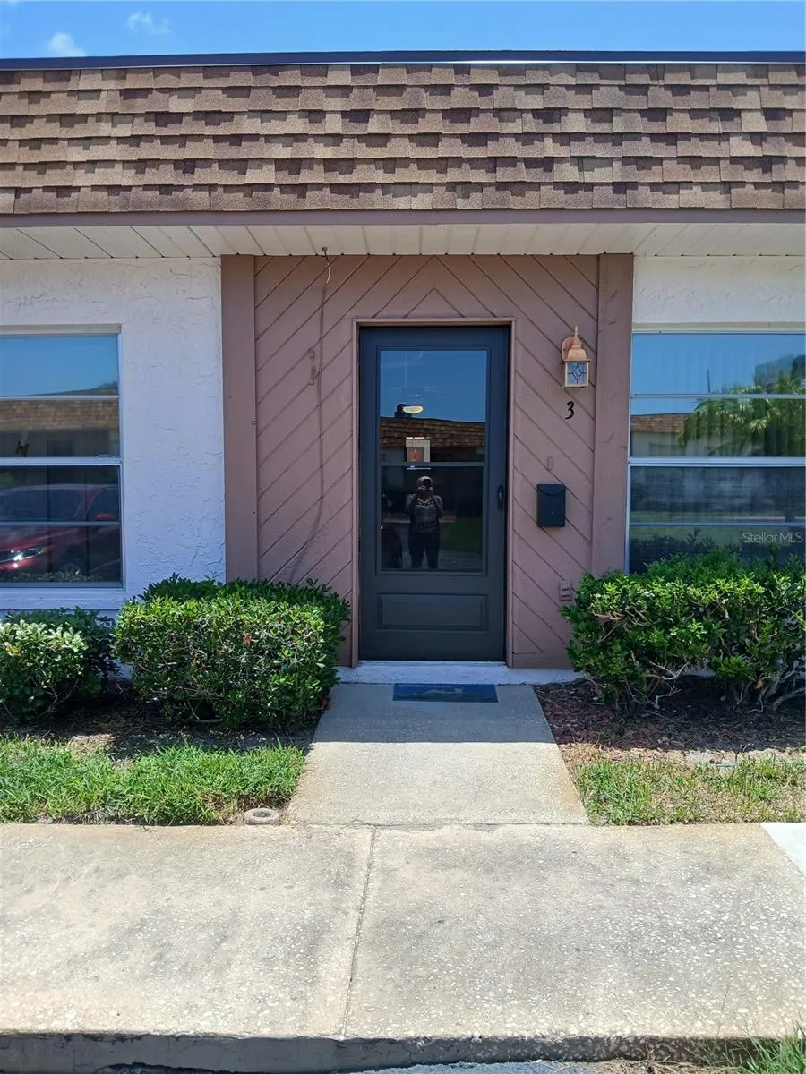 6050 CHESHAM DRIVE #3 New Port Richey, FL 34653