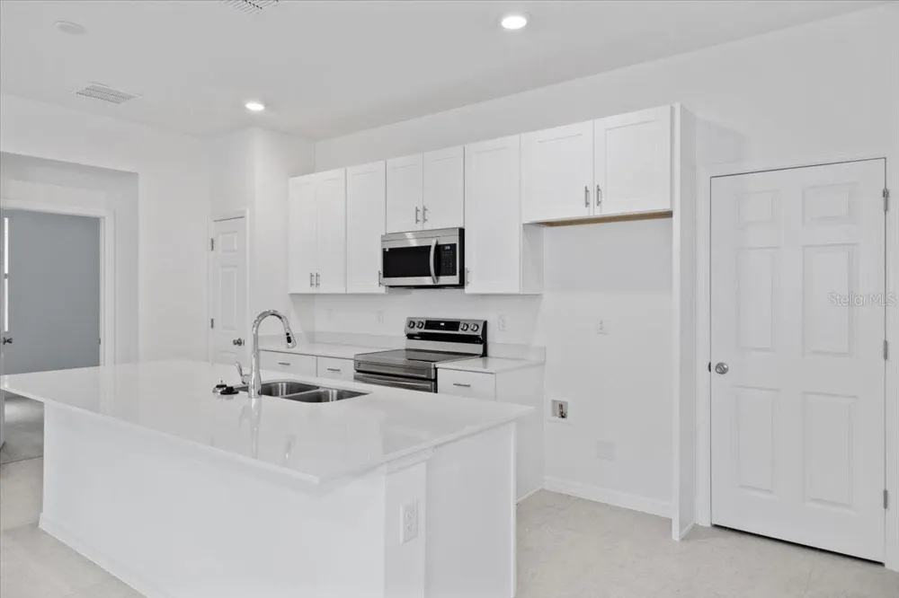 1194 ATLANTIC AVENUE Fruitland Park, FL 34731