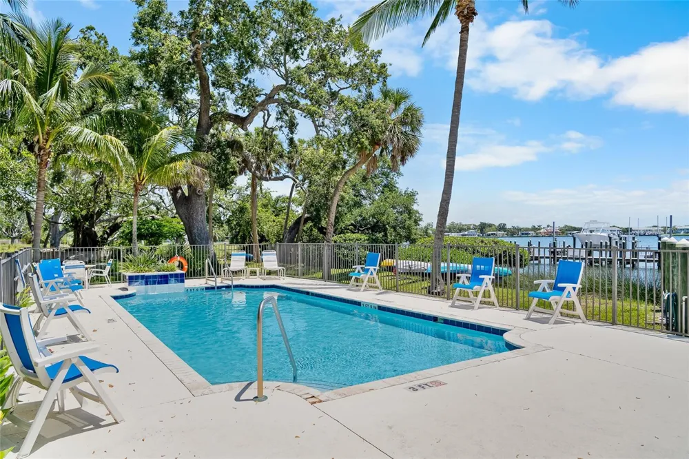 191 BANYAN BAY DRIVE St Petersburg, FL 33705