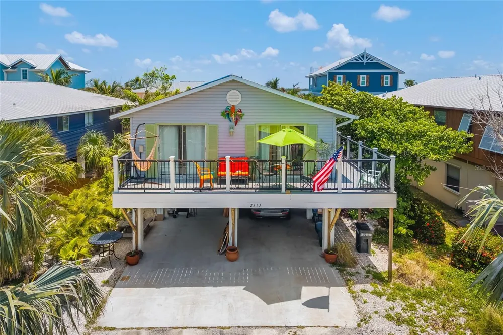 2513 AVENUE B #B Bradenton Beach, FL 34217