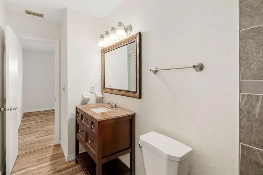 2513 AVENUE B #B Bradenton Beach, FL 34217