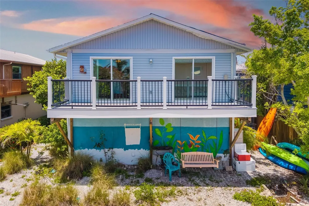 2513 AVENUE B #B Bradenton Beach, FL 34217
