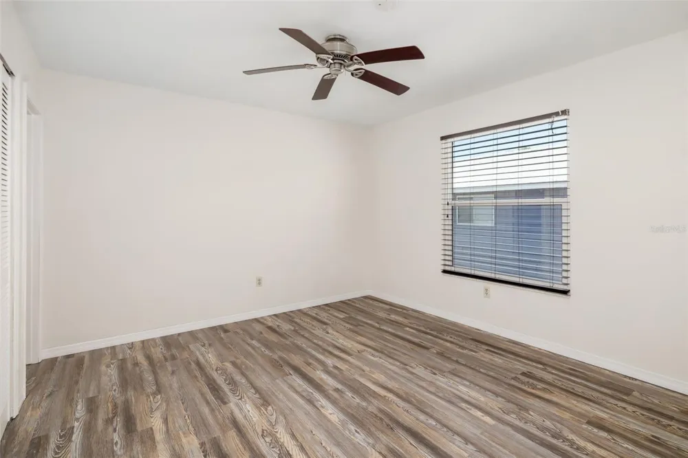 2513 AVENUE B #B Bradenton Beach, FL 34217