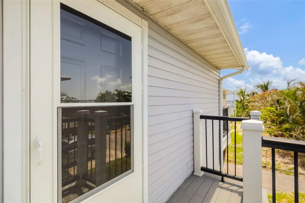 2513 AVENUE B #B Bradenton Beach, FL 34217