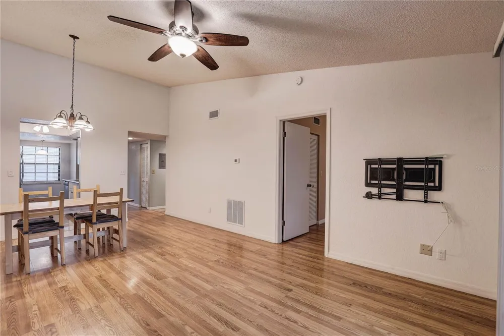 11800 PARK BOULEVARD #208 Seminole, FL 33772