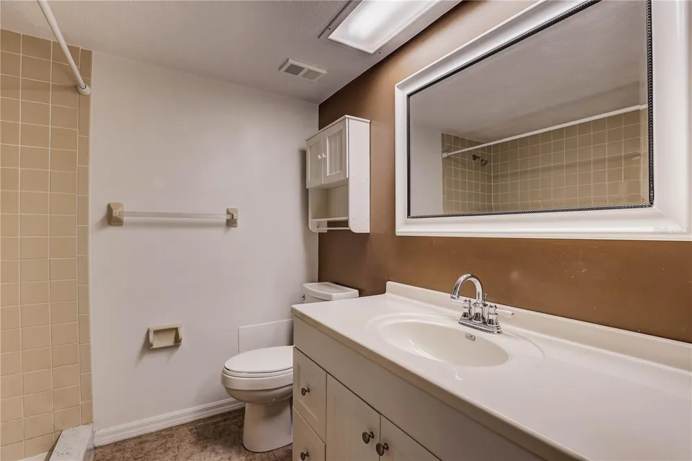 11800 PARK BOULEVARD #208 Seminole, FL 33772