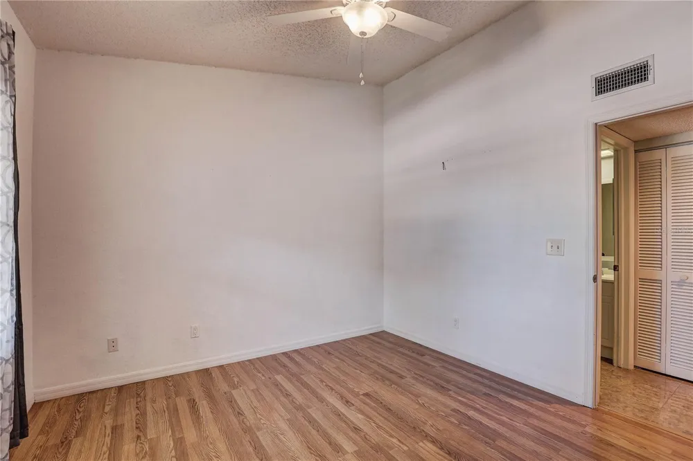 11800 PARK BOULEVARD #208 Seminole, FL 33772