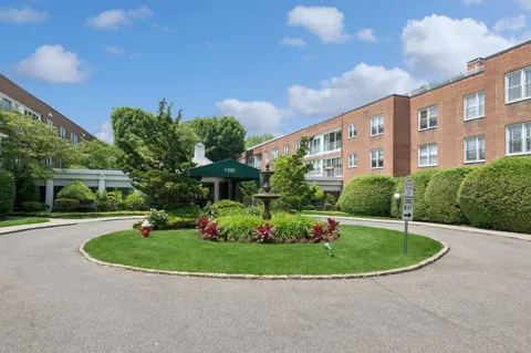 1390 Broadway #118