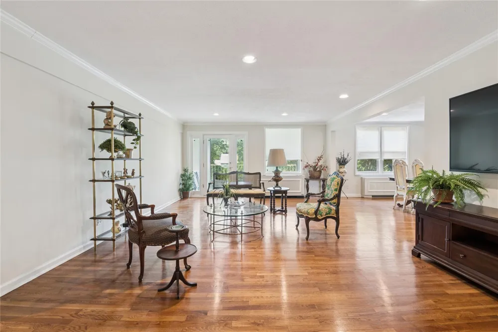 1390 Broadway #118 Hewlett, NY 11557