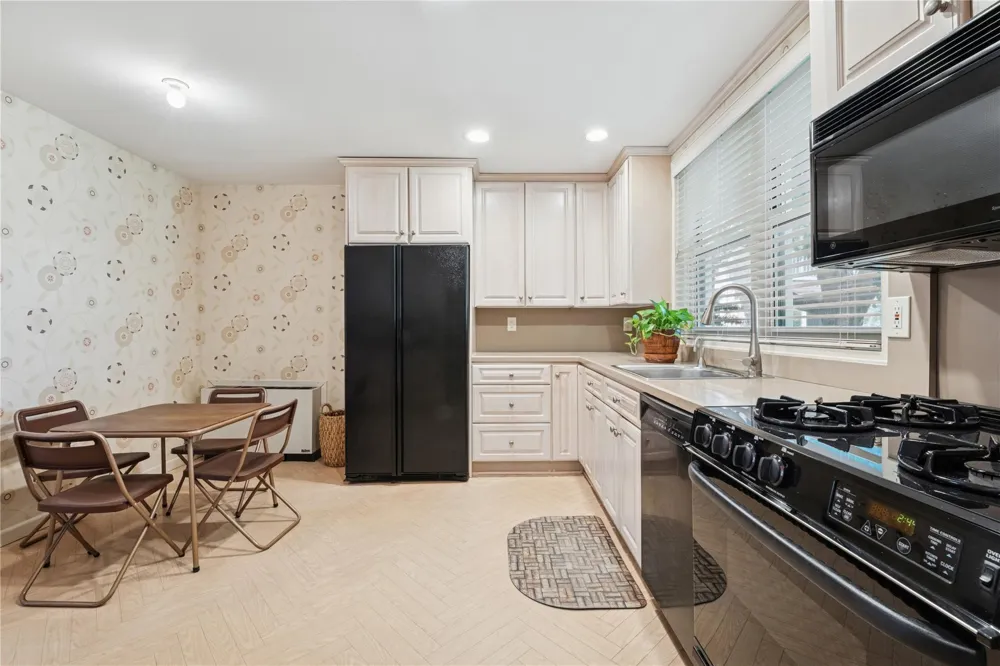 1390 Broadway #118 Hewlett, NY 11557