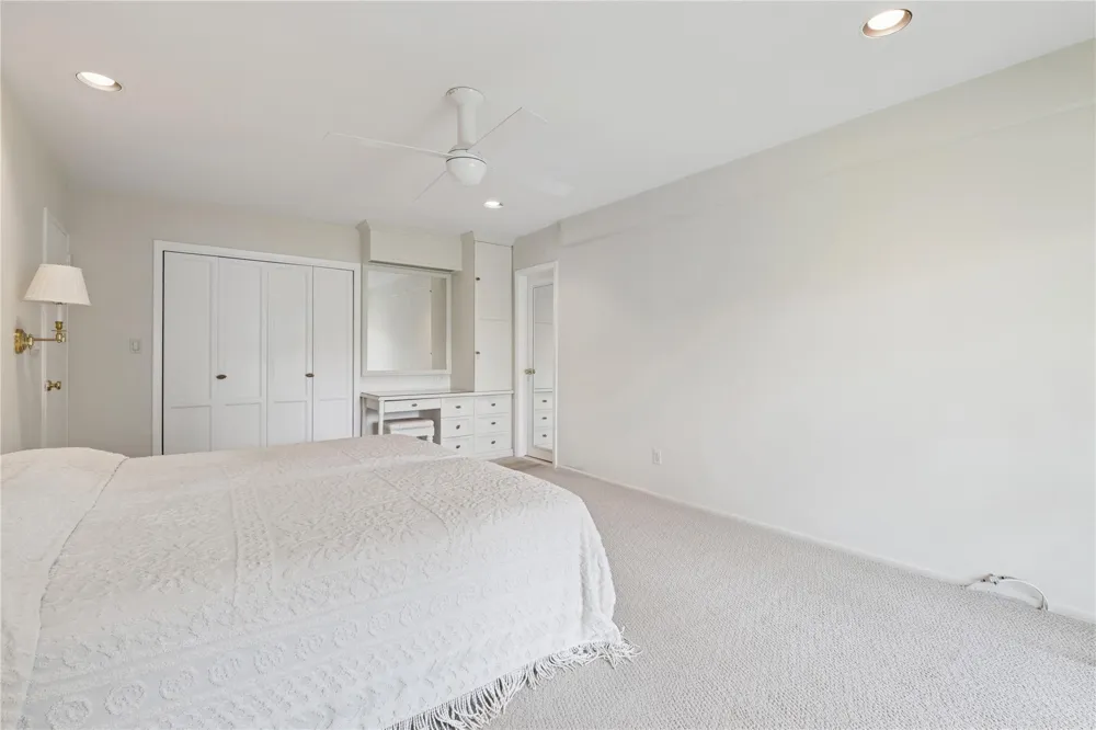 1390 Broadway #118 Hewlett, NY 11557