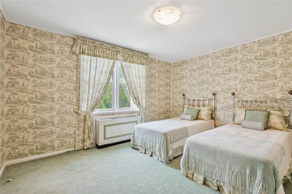 1390 Broadway #118 Hewlett, NY 11557