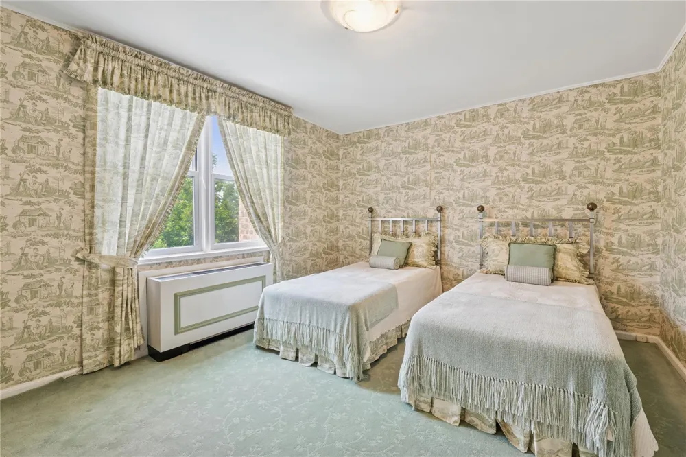 1390 Broadway #118 Hewlett, NY 11557