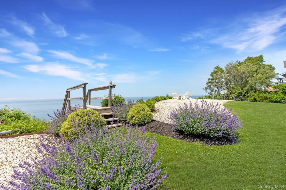 2700 Sound Drive Greenport, NY 11944