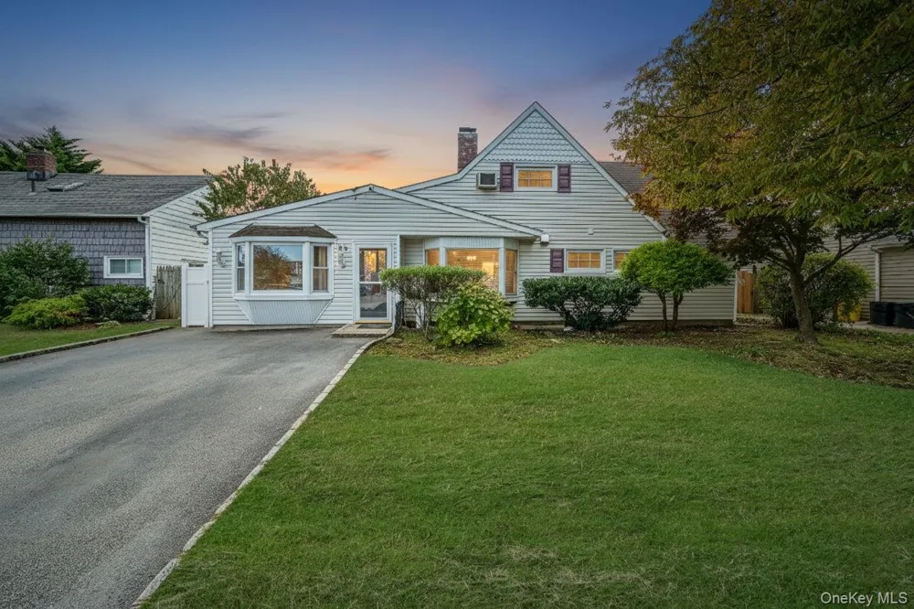 95 Lantern Road Hicksville, NY 11801
