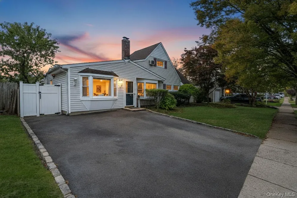 95 Lantern Road Hicksville, NY 11801